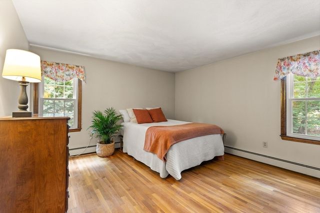 4 Quail Run Rd, Norfolk, MA 02056
