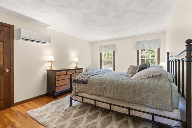 4 Quail Run Rd, Norfolk, MA 02056