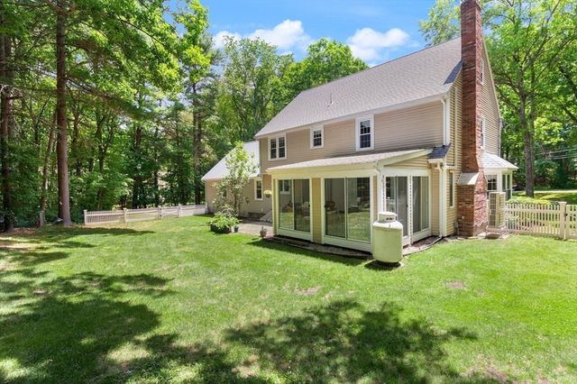 4 Quail Run Rd, Norfolk, MA 02056