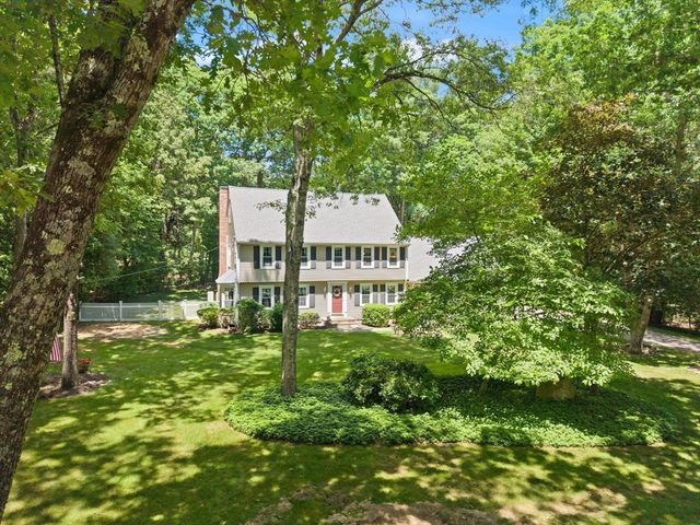 4 Quail Run Rd, Norfolk, MA 02056