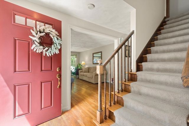 4 Quail Run Rd, Norfolk, MA 02056