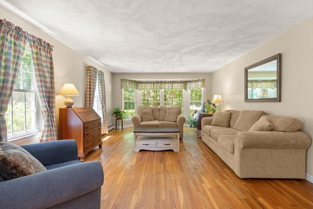 4 Quail Run Rd, Norfolk, MA 02056