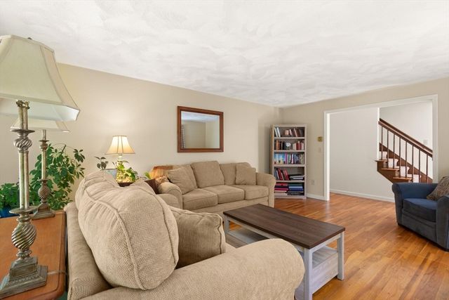 4 Quail Run Rd, Norfolk, MA 02056
