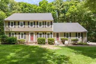 4 Quail Run Rd, Norfolk, MA 02056
