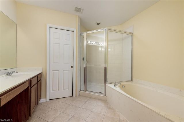 9745 Roundstone CIR, Fort Myers, FL 33967