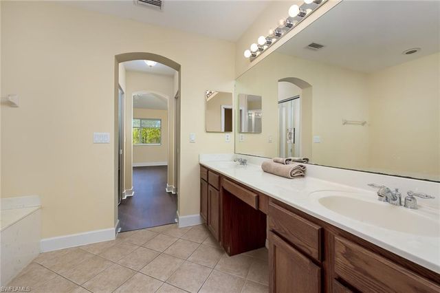 9745 Roundstone CIR, Fort Myers, FL 33967