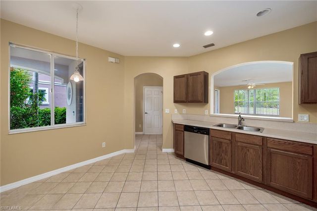 9745 Roundstone CIR, Fort Myers, FL 33967