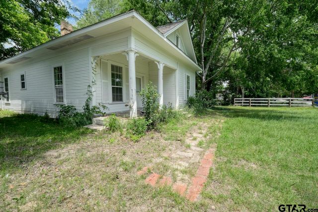 409 S Boyd St, Lindale, TX 75771
