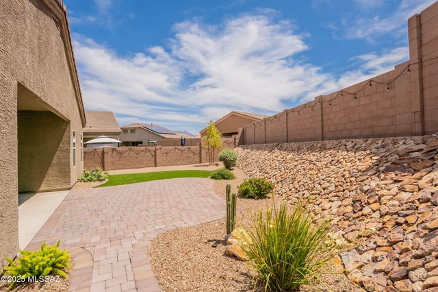 1117 W Valley Meadow Lane, Sahuarita, AZ 85629