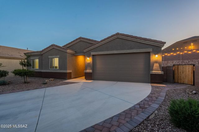 1117 W Valley Meadow Lane, Sahuarita, AZ 85629