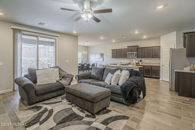 1117 W Valley Meadow Lane, Sahuarita, AZ 85629