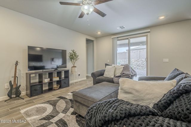 1117 W Valley Meadow Lane, Sahuarita, AZ 85629