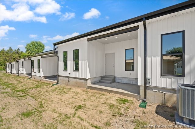1620 Scott Street, Jeffersonville, IN 47130