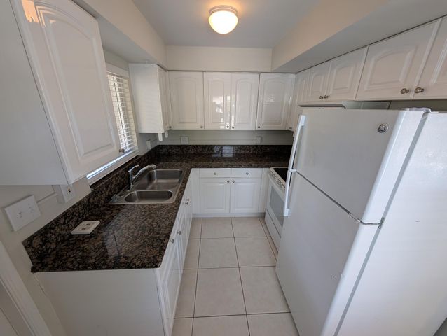 816 NE 4th St 1, Fort Lauderdale, FL 33301