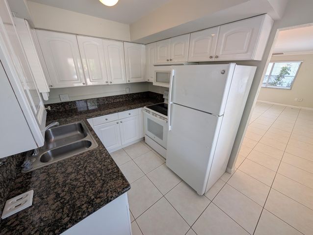 816 NE 4th St 1, Fort Lauderdale, FL 33301