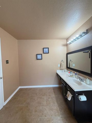 7943 Montague Manor Lane, Houston, TX 77072