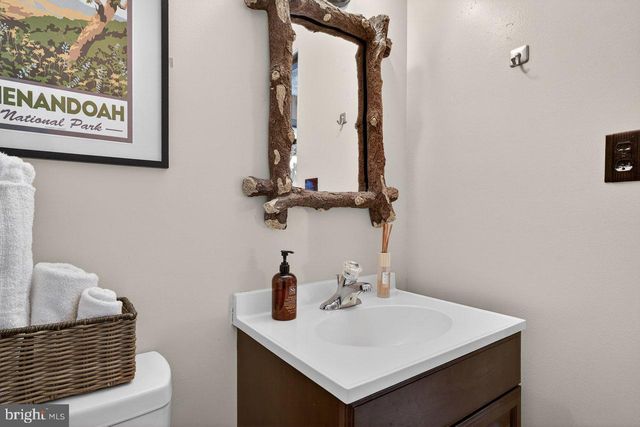 137 SANDSTONE LN, New Market, VA 22844