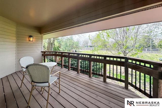 1222 N 101 Circle, Omaha, NE 68114