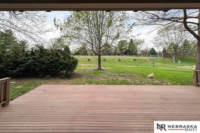 1222 N 101 Circle, Omaha, NE 68114