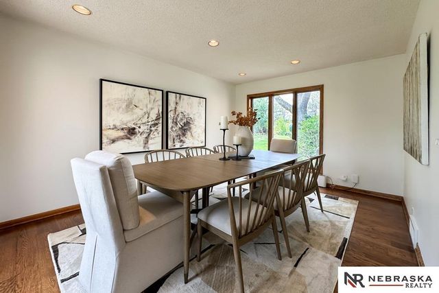 1222 N 101 Circle, Omaha, NE 68114
