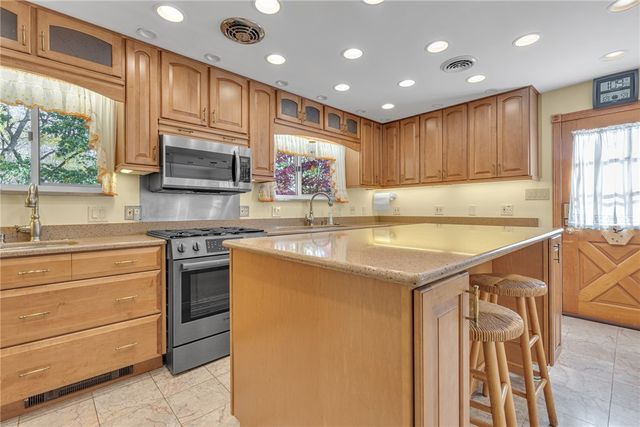 134 Allan Dr, Brighton Twp, PA 15009