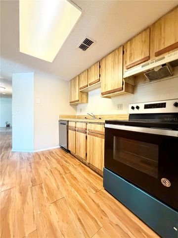 129 CAMPHOR CIRCLE F, Oldsmar, FL 34677