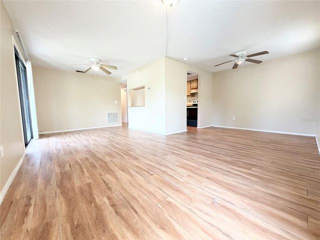 129 CAMPHOR CIRCLE F, Oldsmar, FL 34677