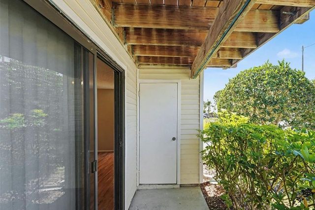 129 CAMPHOR CIRCLE F, Oldsmar, FL 34677