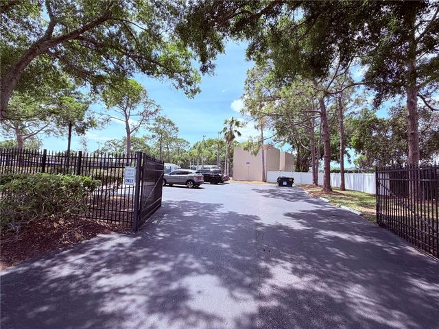 129 CAMPHOR CIRCLE F, Oldsmar, FL 34677