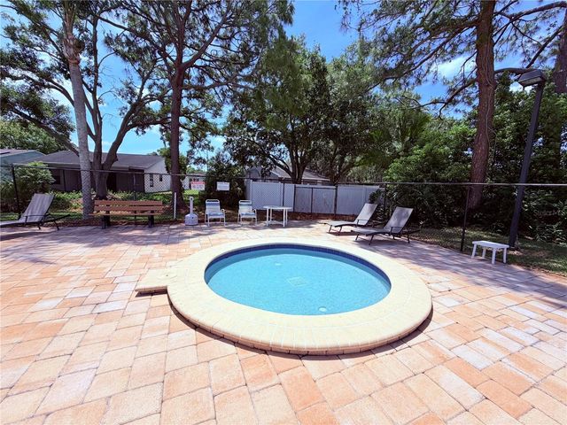 129 CAMPHOR CIRCLE F, Oldsmar, FL 34677