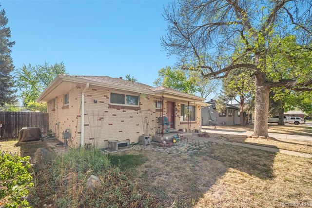 5620 Cody Street, Arvada, CO 80002