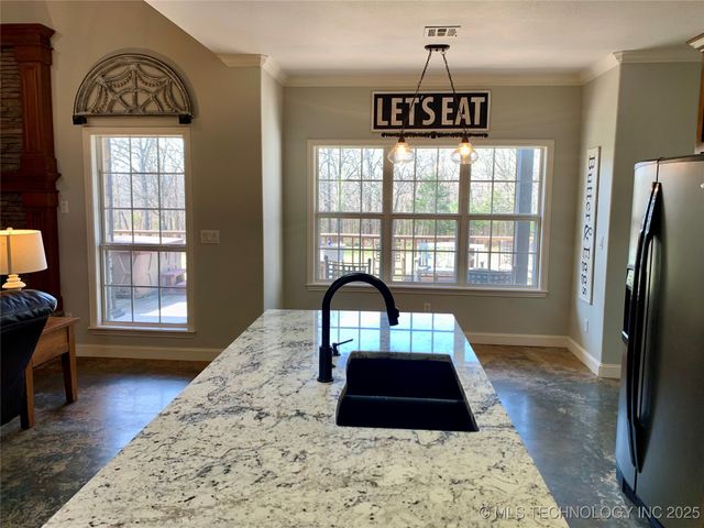 7373 N 485 Road, Hulbert, OK 74441