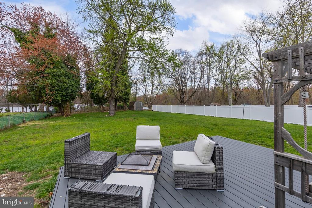 82 BELLS LAKE DR, TURNERSVILLE, NJ 08012 — photo 3