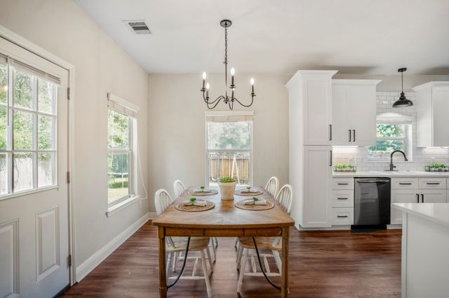 942 Oak Glen Drive, Conroe, TX 77378