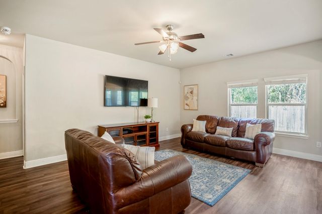 942 Oak Glen Drive, Conroe, TX 77378