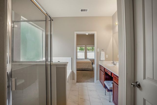 942 Oak Glen Drive, Conroe, TX 77378