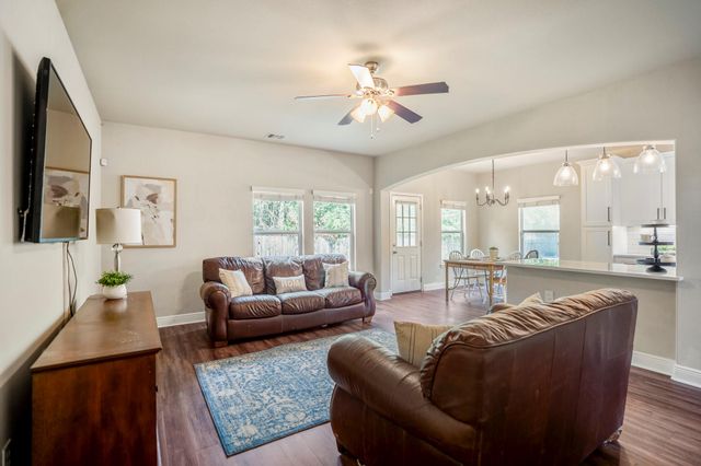 942 Oak Glen Drive, Conroe, TX 77378