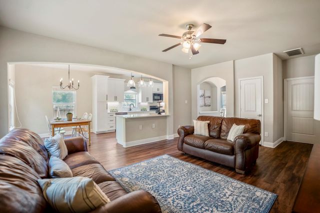 942 Oak Glen Drive, Conroe, TX 77378