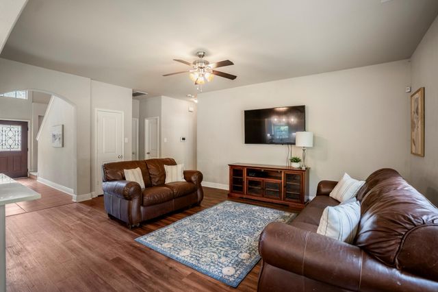 942 Oak Glen Drive, Conroe, TX 77378
