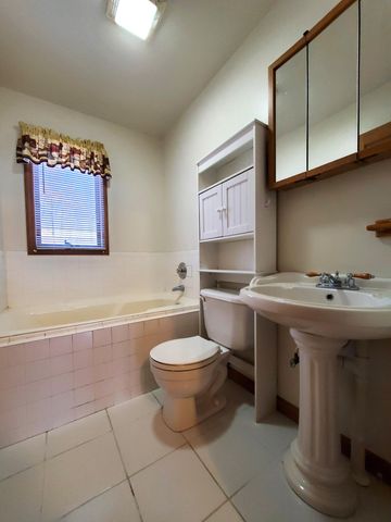 8155 S Us 421, San Pierre, IN 46374