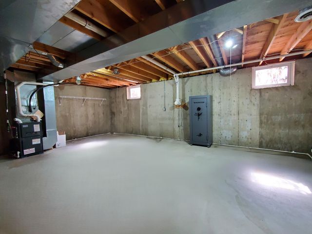 8155 S Us 421, San Pierre, IN 46374