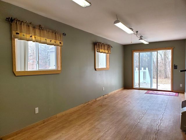 8155 S Us 421, San Pierre, IN 46374