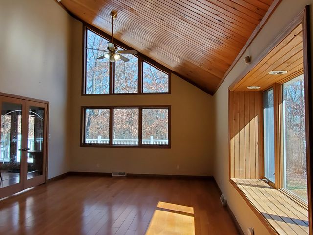 8155 S Us 421, San Pierre, IN 46374