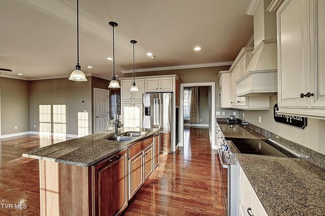 2325 Colonial View Road, Kingsport, TN 37663