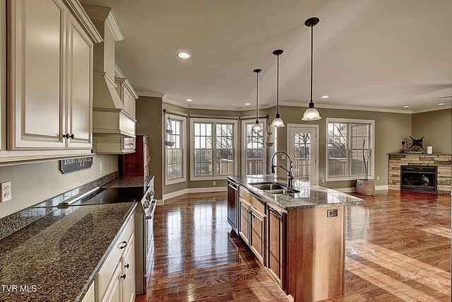 2325 Colonial View Road, Kingsport, TN 37663