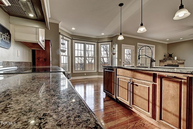 2325 Colonial View Road, Kingsport, TN 37663