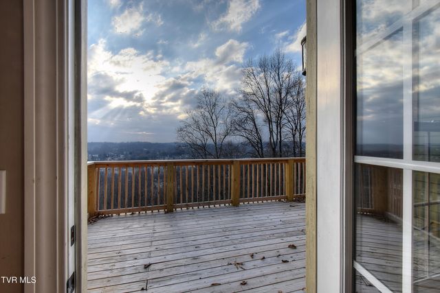 2325 Colonial View Road, Kingsport, TN 37663