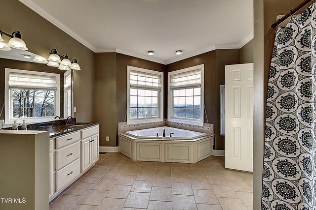 2325 Colonial View Road, Kingsport, TN 37663