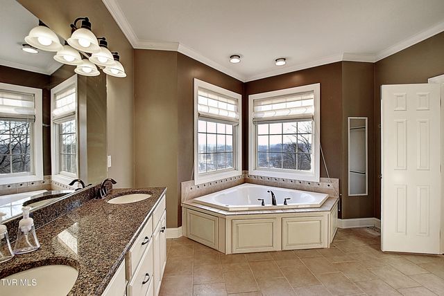 2325 Colonial View Road, Kingsport, TN 37663