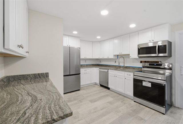 257 southaven Avenue, Medford, NY 11763